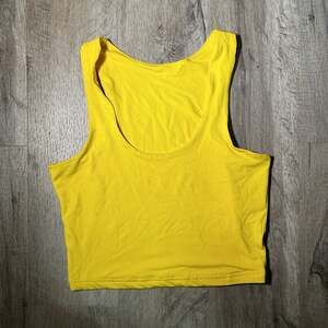 SanxiawaBa Women's Yellow Scoop Neck Double Layer Sleeveless Crop Tank Top